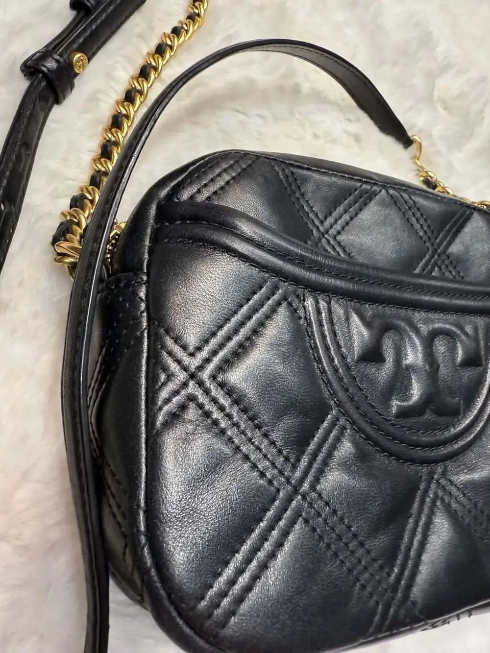 Tory Burch Fleming Soft Leather Camera Bag in Black